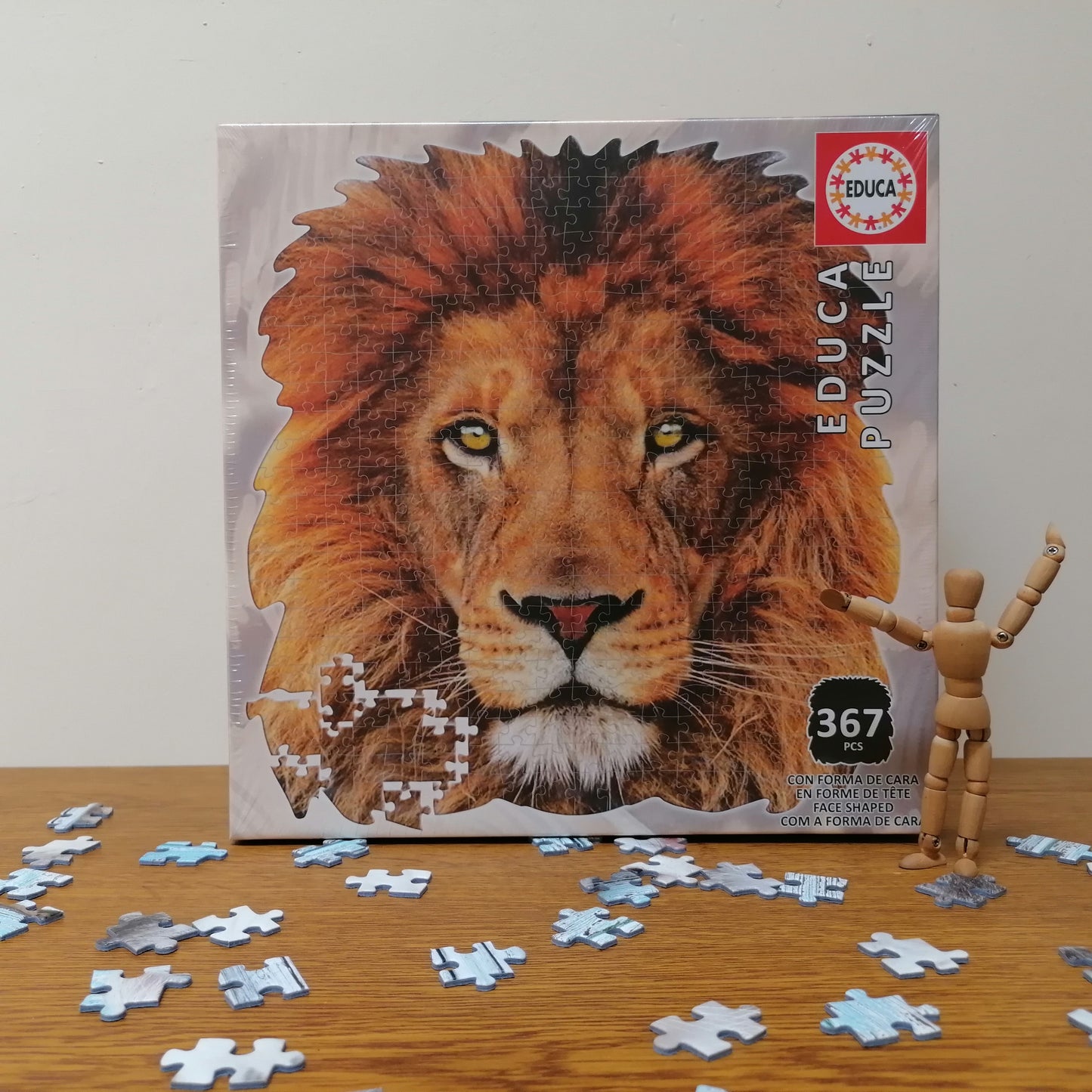 León puzzle silueta - 367 piezas